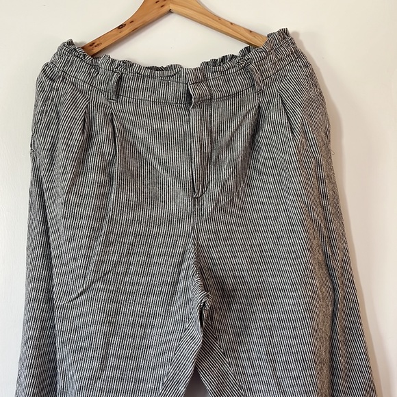 Paperbag Pants with Matching Cloth Belt - Picture 3 of 6